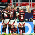 Flamengo e Cruzeiro fazem 'duelo de campeões' para melhorar posições no Brasileirão