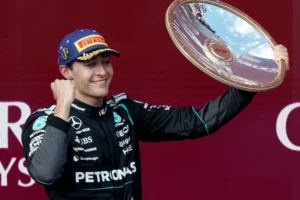 George Russell vence GP da Austrália marcado por azar de Piastri