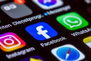 Governo aumenta classificação indicativa de oito redes sociais