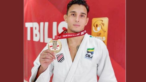 Guilherme Schimidt é bronze no Grand Slam de Tbilisi