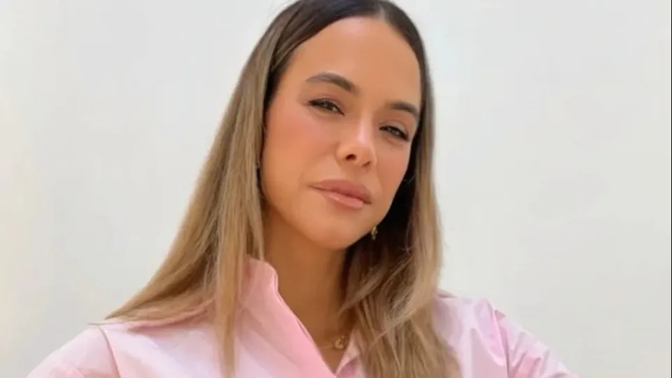 Há quase uma semana 'presa' no Qatar, Miá Mello desabafa: 'Pior dos dias'