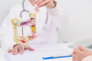 Hábitos diários que podem ajudar a reduzir o risco de câncer colorretal