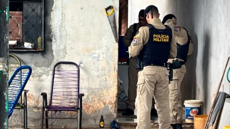 Homem é encontrado sem vida e com sinais de agressão dentro de casa em Sarandi