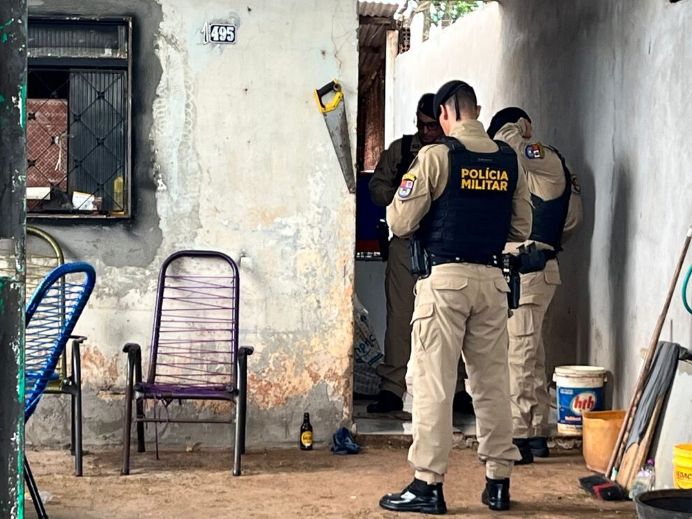 Homem é encontrado sem vida e com sinais de agressão dentro de casa em Sarandi