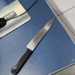 Homem é preso após ameaçar a própria mãe com uma faca, em Maringá