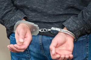 Homem é preso em shopping suspeito de dopar e estuprar colegas de trabalho