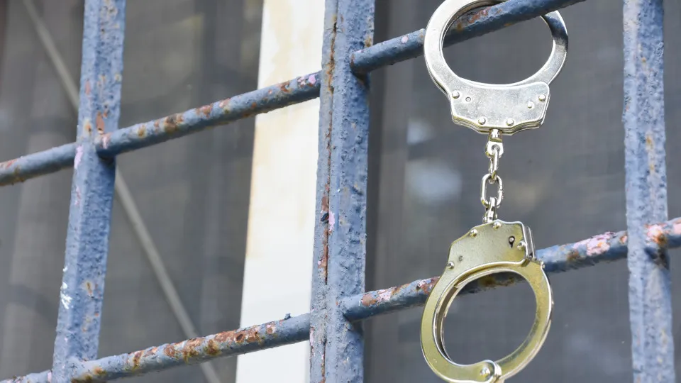 Homem é suspeito de estuprar e matar a irmã após ser solto da prisão por engano em MT