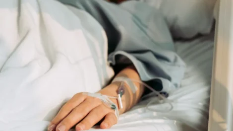 Hospital nos EUA processa paciente que se recusa a deixar quarto após alta