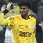 Hugo Souza é convocado para seleção após corte de Alisson por lesão