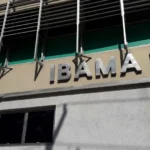 Ibama multa governo do Paraná em R$ 2,5 milhões por poluição no litoral