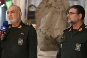 Irã confirma morte de comandante que fechou o Estreito de Ormuz