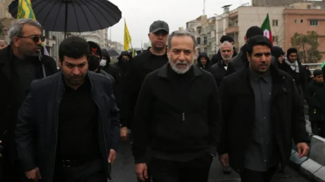 Irã discute guerra com França e alerta para risco de escalada