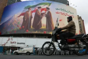 Irã lança mísseis e drones e ativa defesas em Israel e países do Golfo