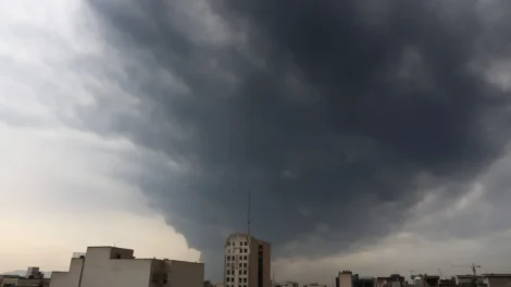 Irã raciona abastecimento de combustível após ataques