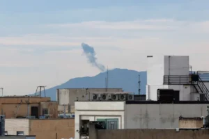 Israel atacou centros de comando móveis e fábricas de armas em Teerã