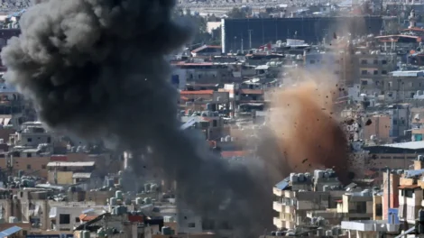 Israel lança ataques em grande escala contra Hezbollah em Beirute