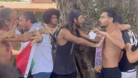 Israelenses tentam agredir manifestantes pró-Palestina na Bahia; vídeo