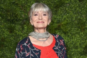 Jane Lapotaire, de 'The Crown' e 'Downton Abbey', morre aos 81 anos