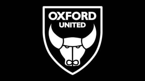 Jogadora de 15 anos morre após desmaiar durante jogo na Inglaterra