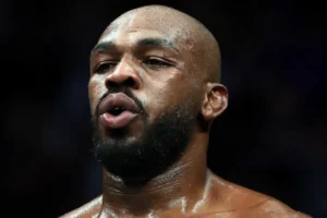 Jon Jones rebate Dana White e pede demissão do UFC