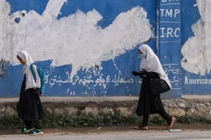 Juiz rejeita pedido de divórcio no Afeganistão: "Umas surras não matam"