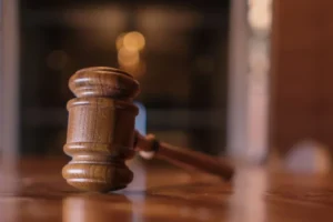 Juízes punidos com aposentadoria compulsória recebem em média R$ 54 mil