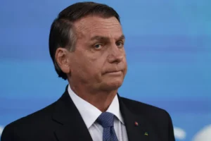 Junta médica de Bolsonaro tem antipetista e primo de Caiado