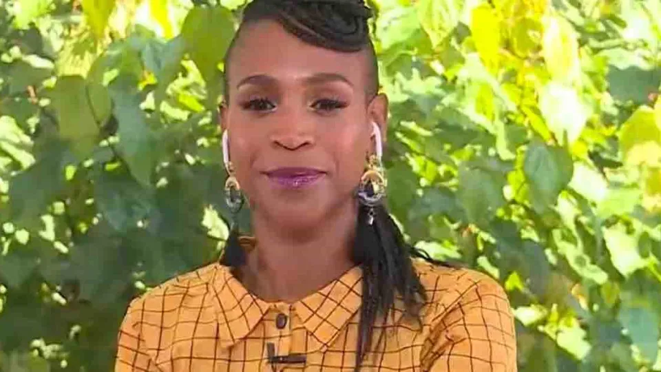 Karol Conká analisa eliminação de Babu Santana do BBB 26 e diz que ator 'pesou a mão'