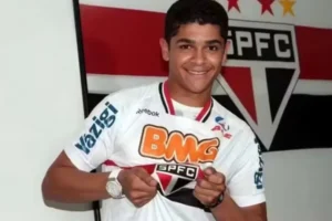 Lembra dele? Justiça determina prisão de ex-jogador do São Paulo
