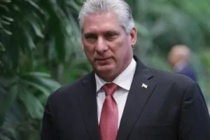 Líder de Cuba confirma negociações com os EUA para encerrar bloqueio