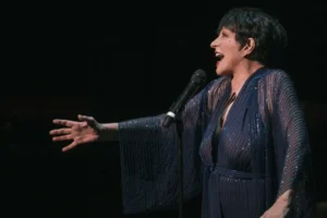 Liza Minnelli diz que flagrou primeiro marido na cama com outro homem