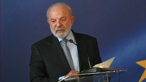 Lula cancela ida a posse de Kast no Chile após Flávio confirmar presença