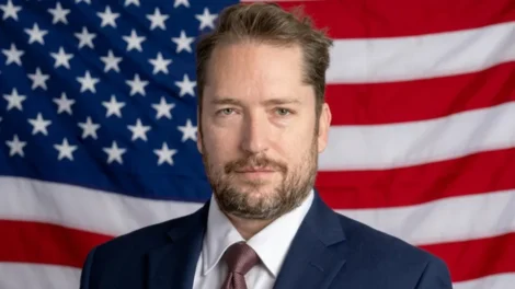 Lula revoga visto de assessor de Trump que queria visitar Bolsonaro