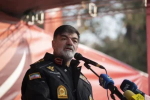 Manifestantes serão tratados como inimigos, diz chefe da polícia nacional do Irã