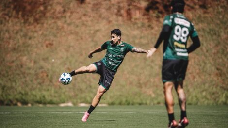 Maringá FC confirma retorno do meio-campista Pedrinho após empréstimos e recuperação de lesão