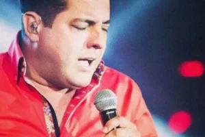 Marrone passa por nova cirurgia para complementar procedimento íntimo