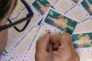 Mega-Sena acumula e prêmio chega a R$ 17 milhões