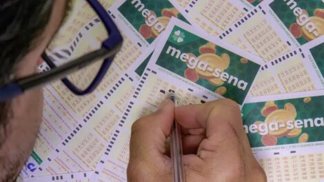 Mega-Sena acumula e prêmio chega a R$ 17 milhões