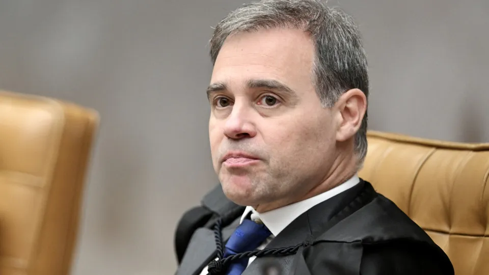 Mendonça proíbe CPI do INSS de acessar documentos sigilosos de Vorcaro