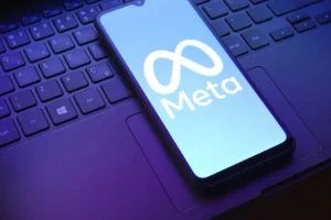 Meta compra rede social habitada apenas por agentes de IA; entenda