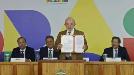 Metade dos ministros deixa o governo, e Lula cobrará atuação em campanha eleitoral