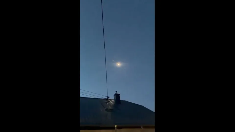 Meteorito cai na Alemanha é confundido com míssil na web; assista