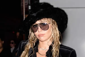 Miley Cyrus diz que nunca quis matar Hannah Montana e que gravou nova música