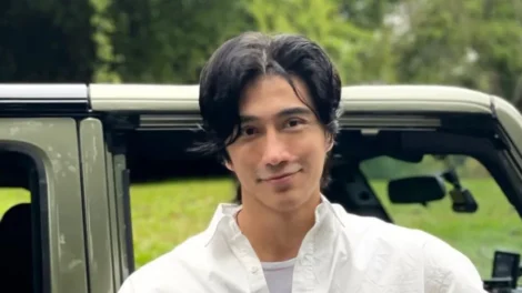 Modelo de 60 anos viraliza ao mostrar aparência jovem nas redes sociais