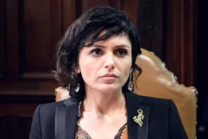 Monica Iozzi tem alta após ser internada por efeito colateral de medicação