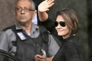 Moraes disse a Michelle que daria atenção especial a pedido de domiciliar a Bolsonaro na véspera da decisão