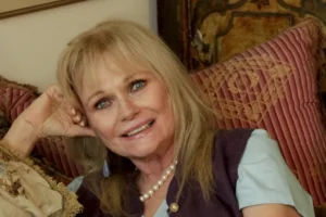 Morre atriz de 'Superman' e indicada ao Oscar, Valerie Perrine