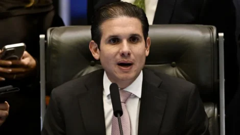 Motta diz que não fará discussão 'atropelada' sobre escala 6x1