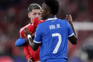 Mourinho aumenta o tom e diz que afastará Prestianni se culpa por racismo for comprovada