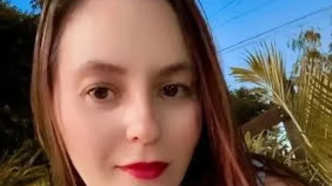 Mulher morre e mais de 100 passam mal após comer em pizzaria no sertão da Paraíba